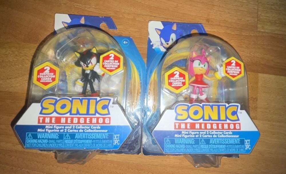 Sonic The Hedgehog Shadow & Amy Mini Figure and 2 Collector Cards Bundle 2-Pack